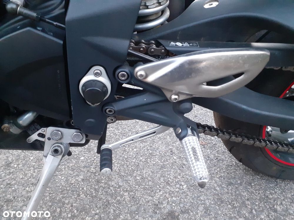 Triumph Street Triple - 12