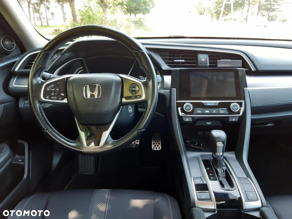 Honda Civic 1.5 i-VTEC Turbo CVT Elegance - 4