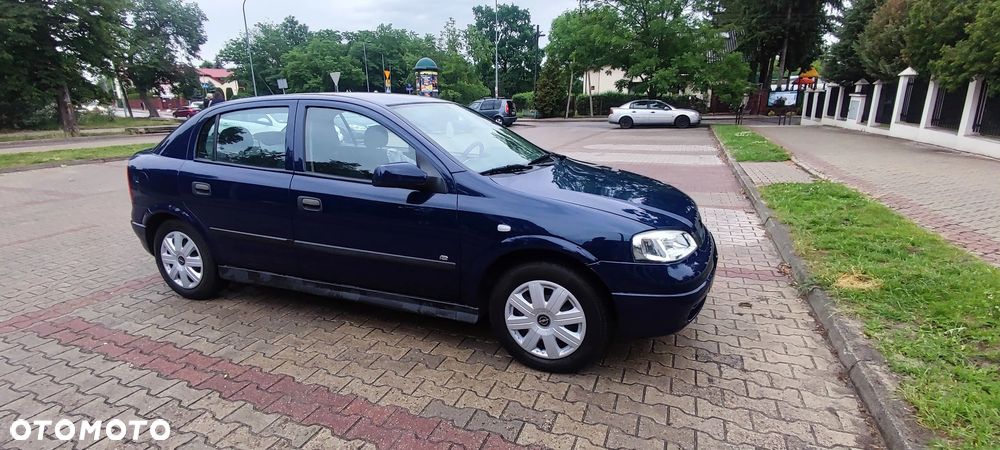 Opel Astra 1.4 Essentia - 10