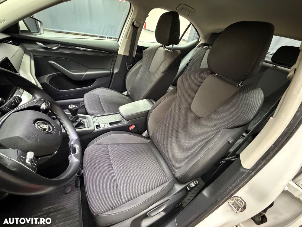 Skoda Octavia 2.0 TDI Ambition - 10