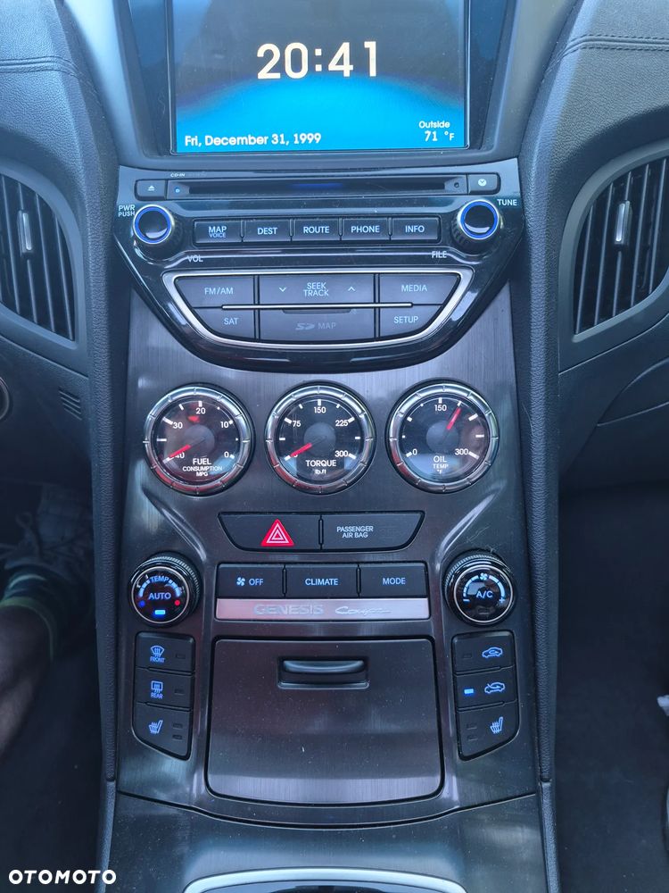 Hyundai Genesis Coupe - 10