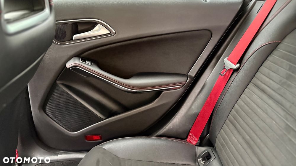 Mercedes-Benz CLA - 11
