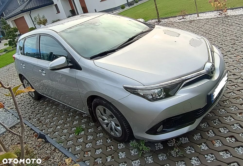 Toyota Auris 1.6 Premium - 3