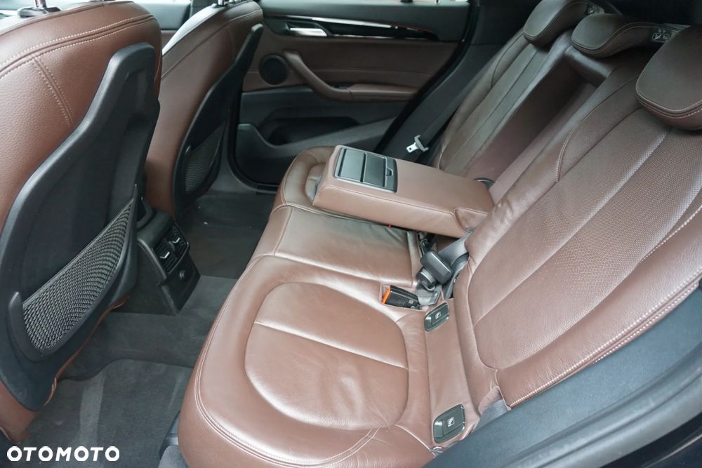 BMW X1 xDrive20d xLine sport - 12