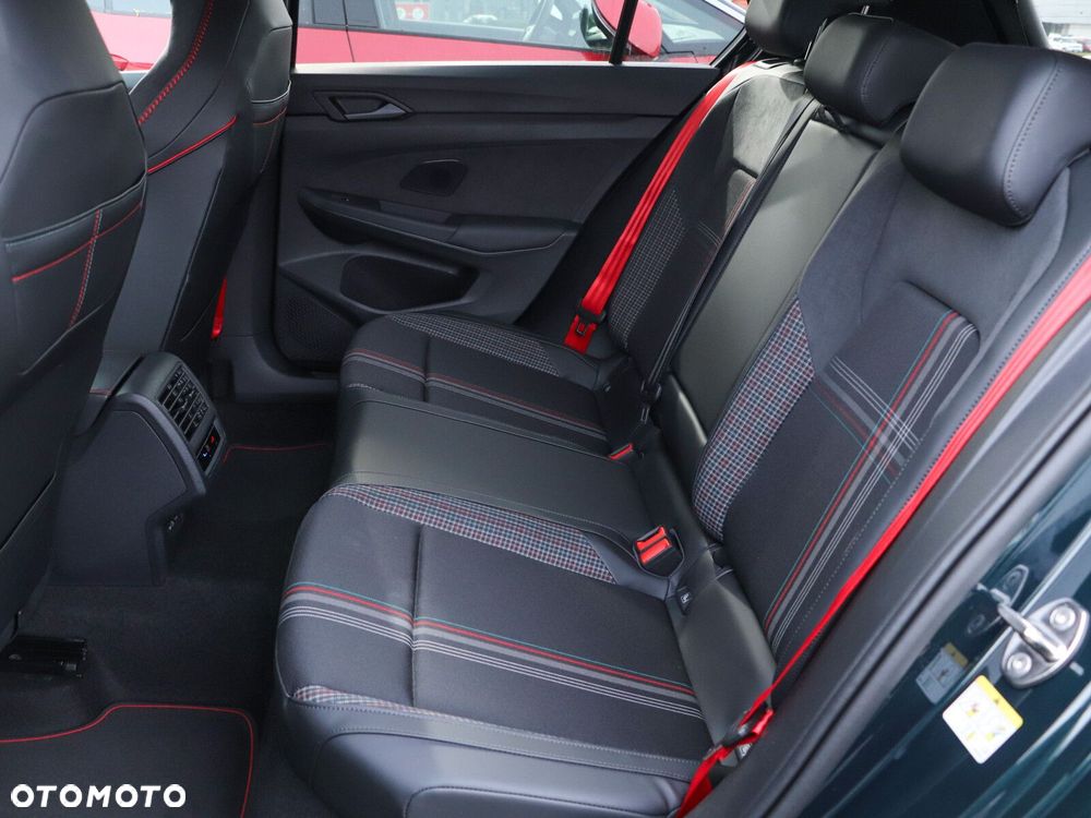 Volkswagen Golf - 12