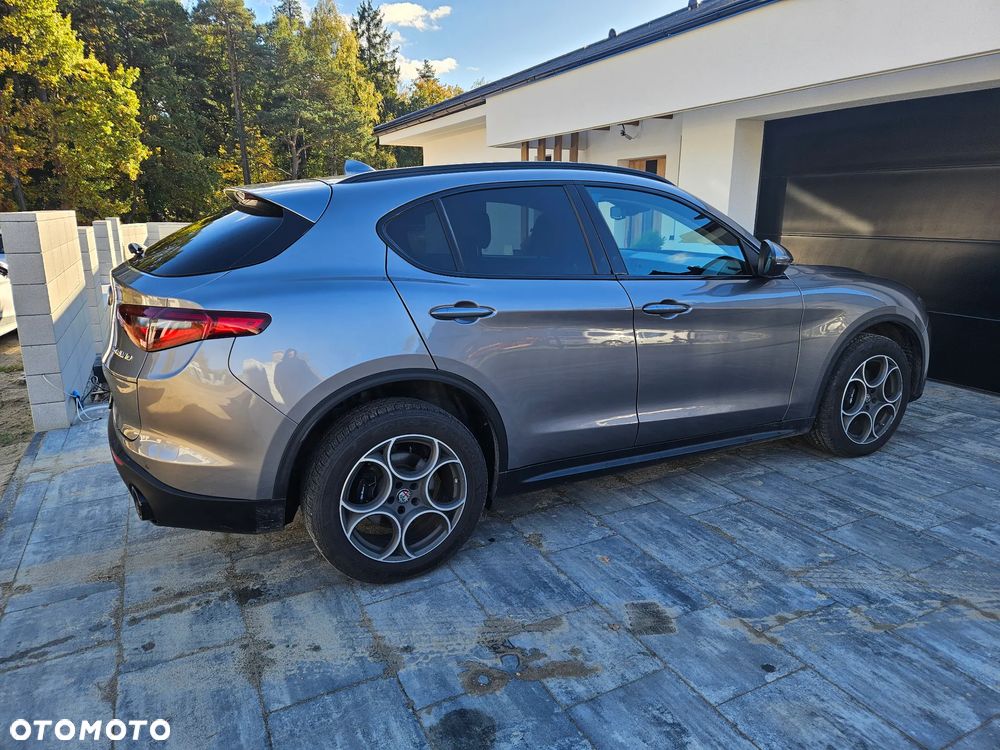 Alfa Romeo Stelvio 2.0 Turbo 16V AT8-Q4 Executive - 9