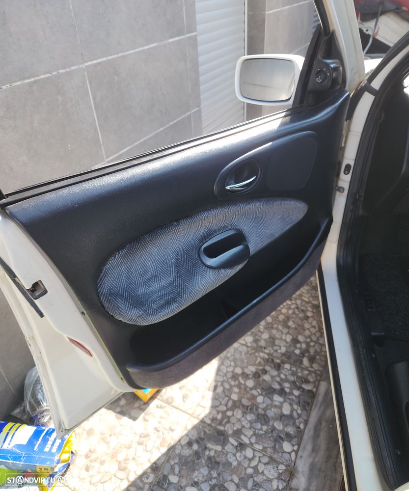 Ford Escort 1.4 Ghia - 8