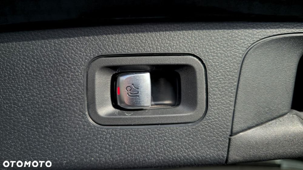 Mercedes-Benz GLC 200 d 4Matic 9G-TRONIC AMG Line - 37