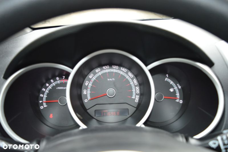 Kia Venga 1.4 CVVT Titanium Collection - 24