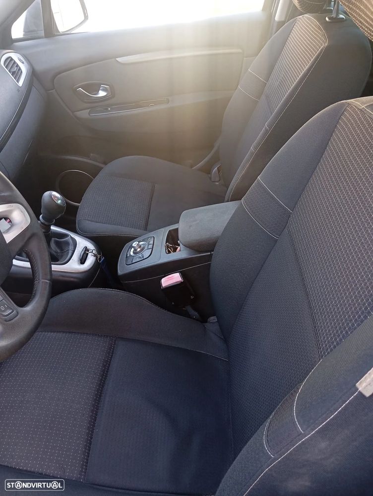Renault Scénic 1.5 dCi Dynamique S - 16