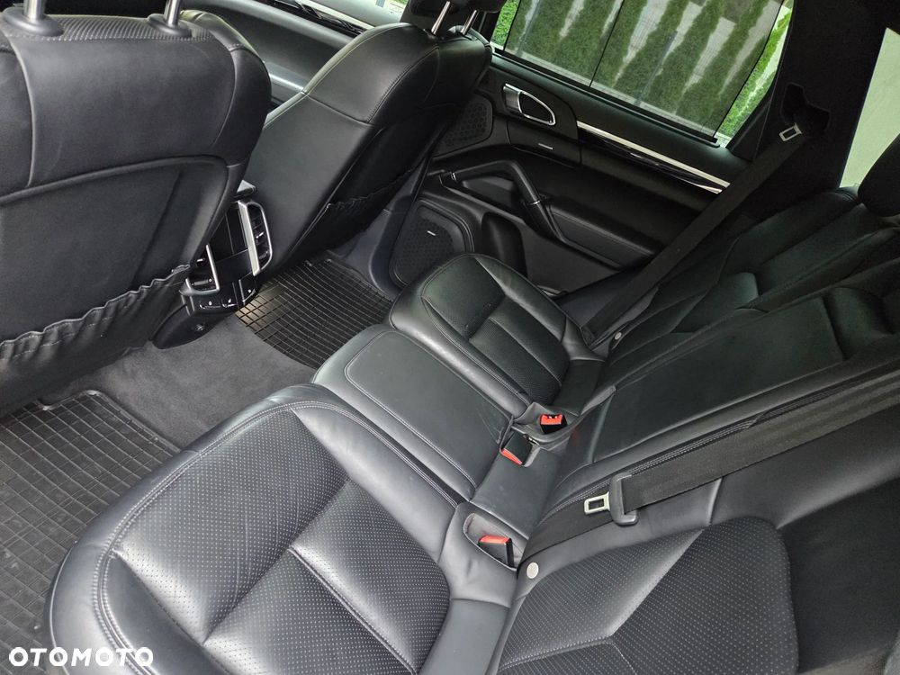 Porsche Cayenne S Hybrid Tiptronic S - 33