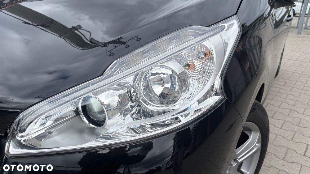 Peugeot 208 1.2 PureTech Allure - 22