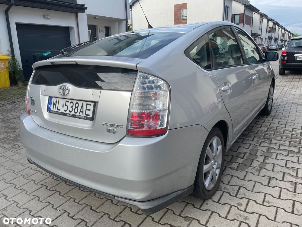 Toyota Prius (Hybrid) Sol - 22