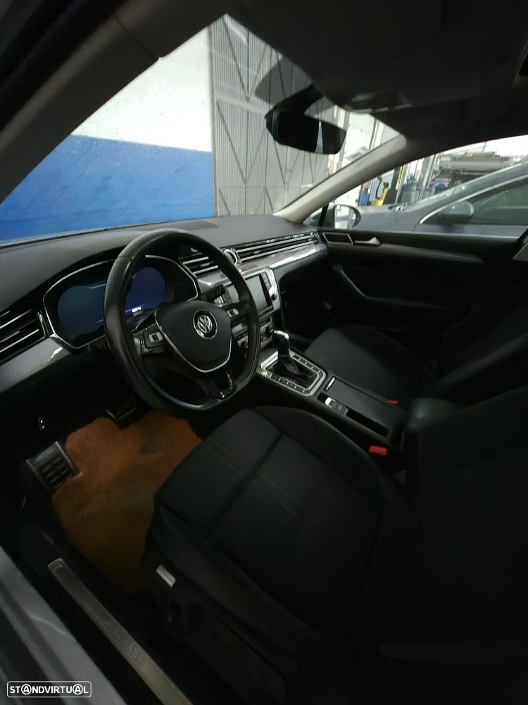 VW Passat Variant 2.0 TDI R-Line DSG 4Motion - 3
