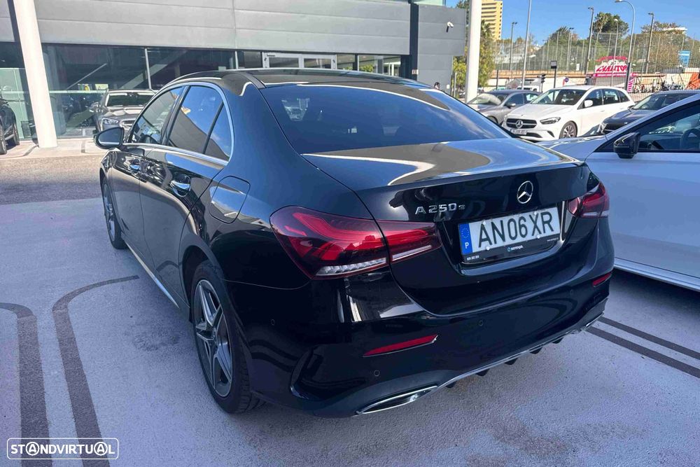 Mercedes-Benz A 250 Limousine e AMG Line - 2