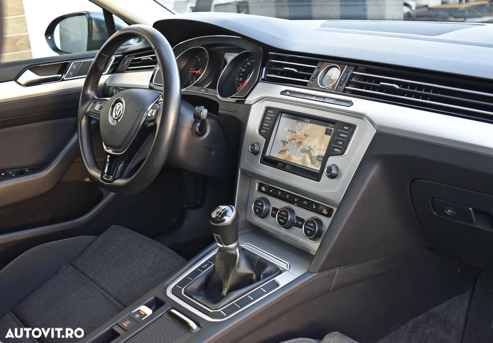 Volkswagen Passat 2.0 TDI Comfortline - 12