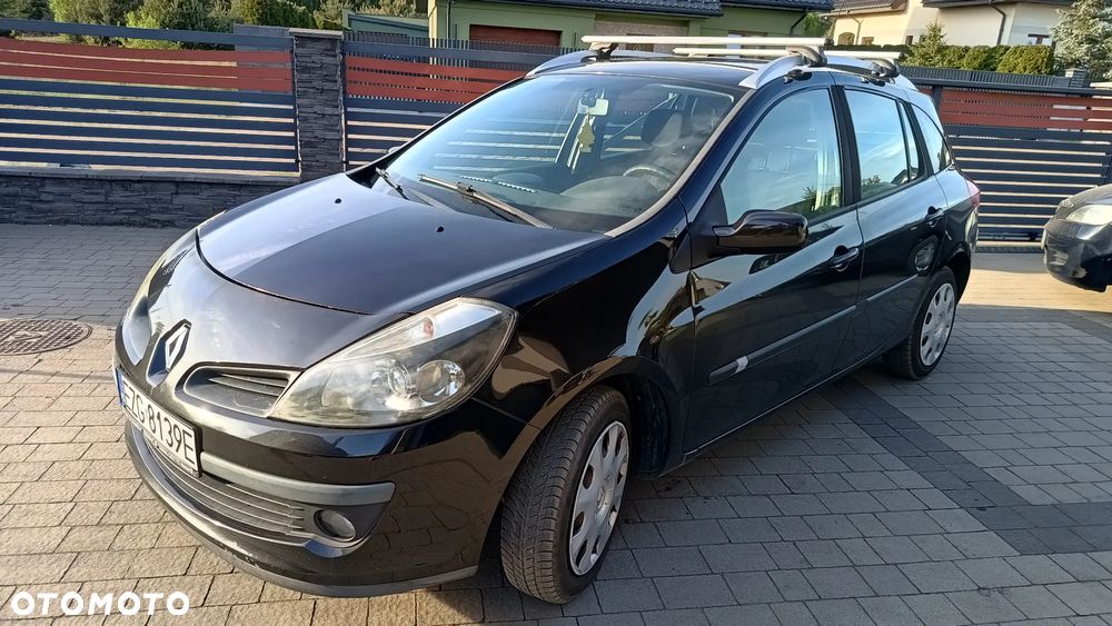 Renault Clio 1.2 16V Campus - 1