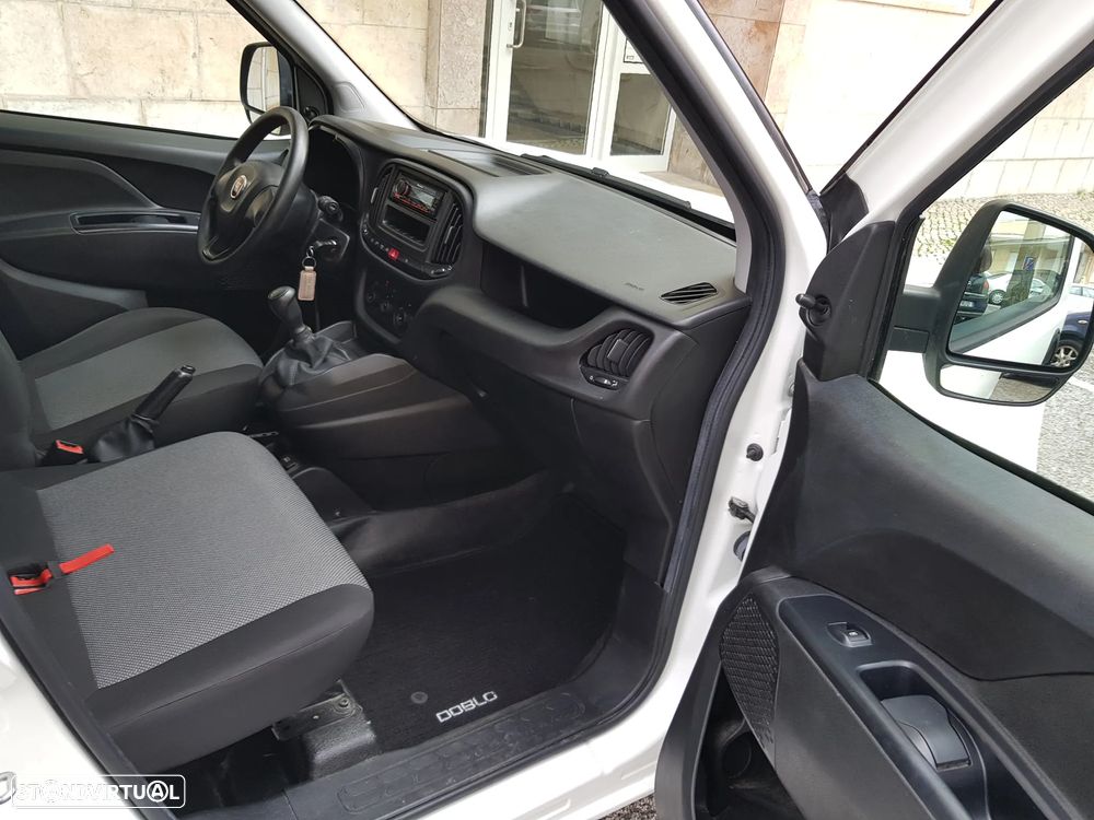 Fiat Doblo 3 Lugares - 31
