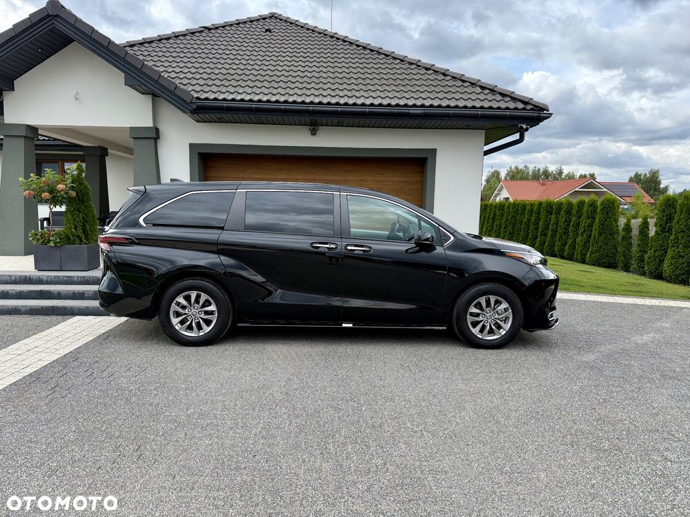 Toyota Sienna - 14