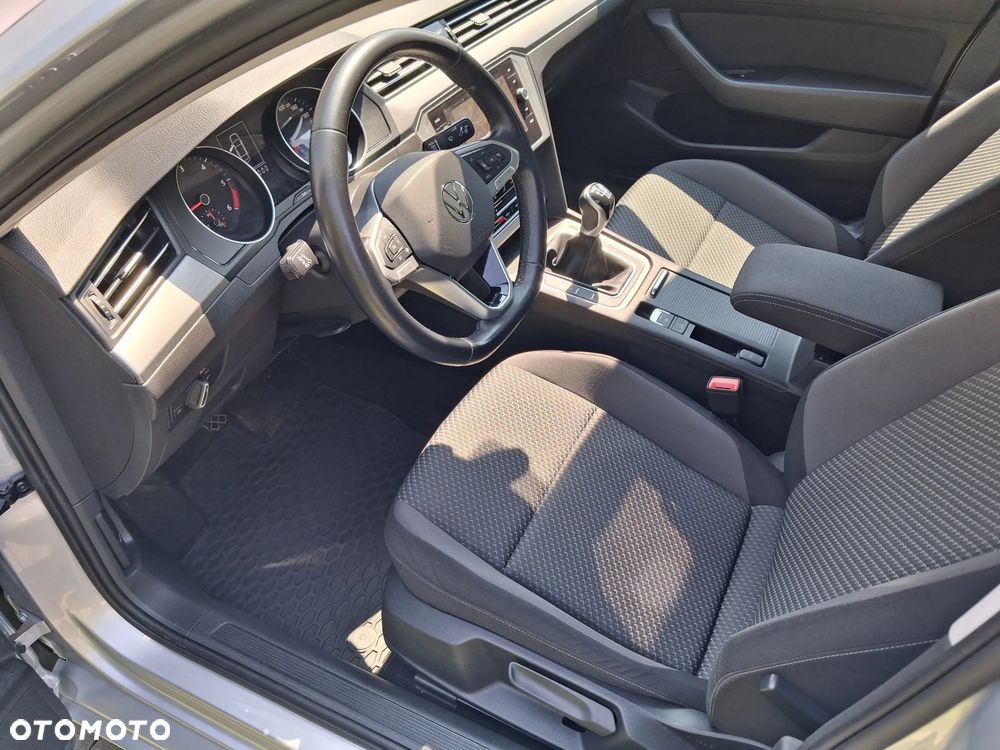 Volkswagen Passat 2.0 TDI EVO Business - 35