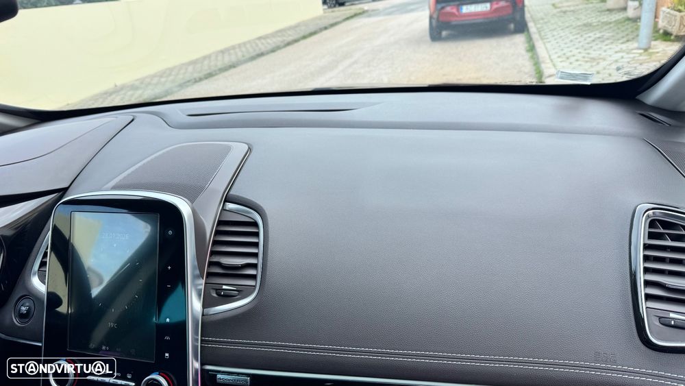 Renault Espace 1.6 dCi Initiale Paris EDC - 4