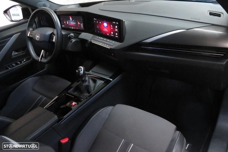 Opel Astra 1.2 T GS - 9