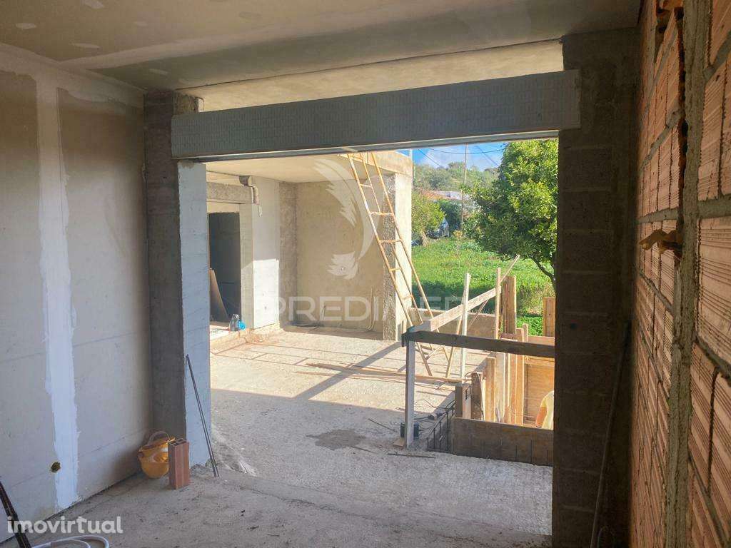 Moradia V3 em construção - Grande imagem: 3/7