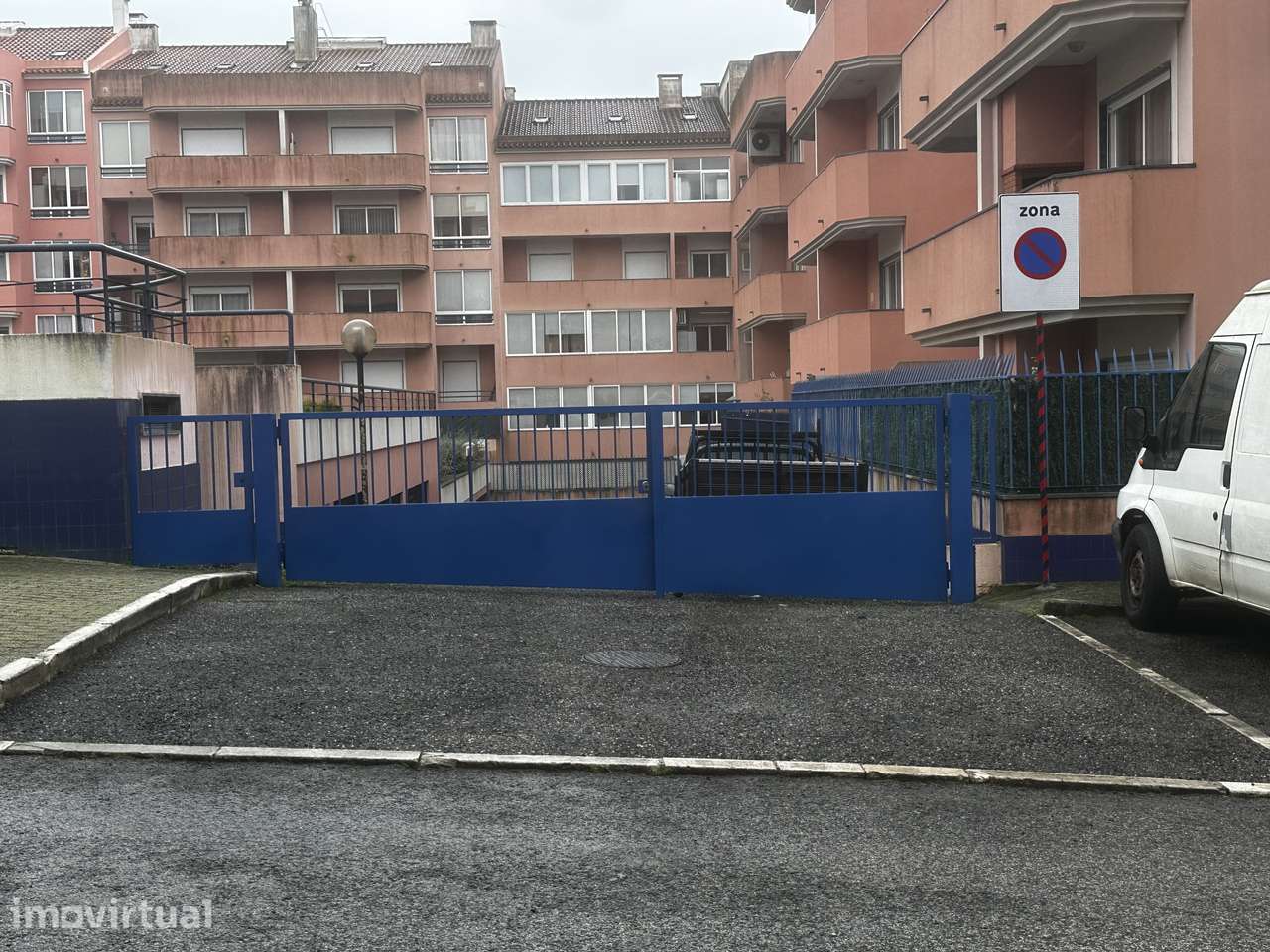 ESTACIONAMENTO AUTOMOVEL - INDIVIDUAIS E BOX COM 250M2 - Grande imagem: 2/3