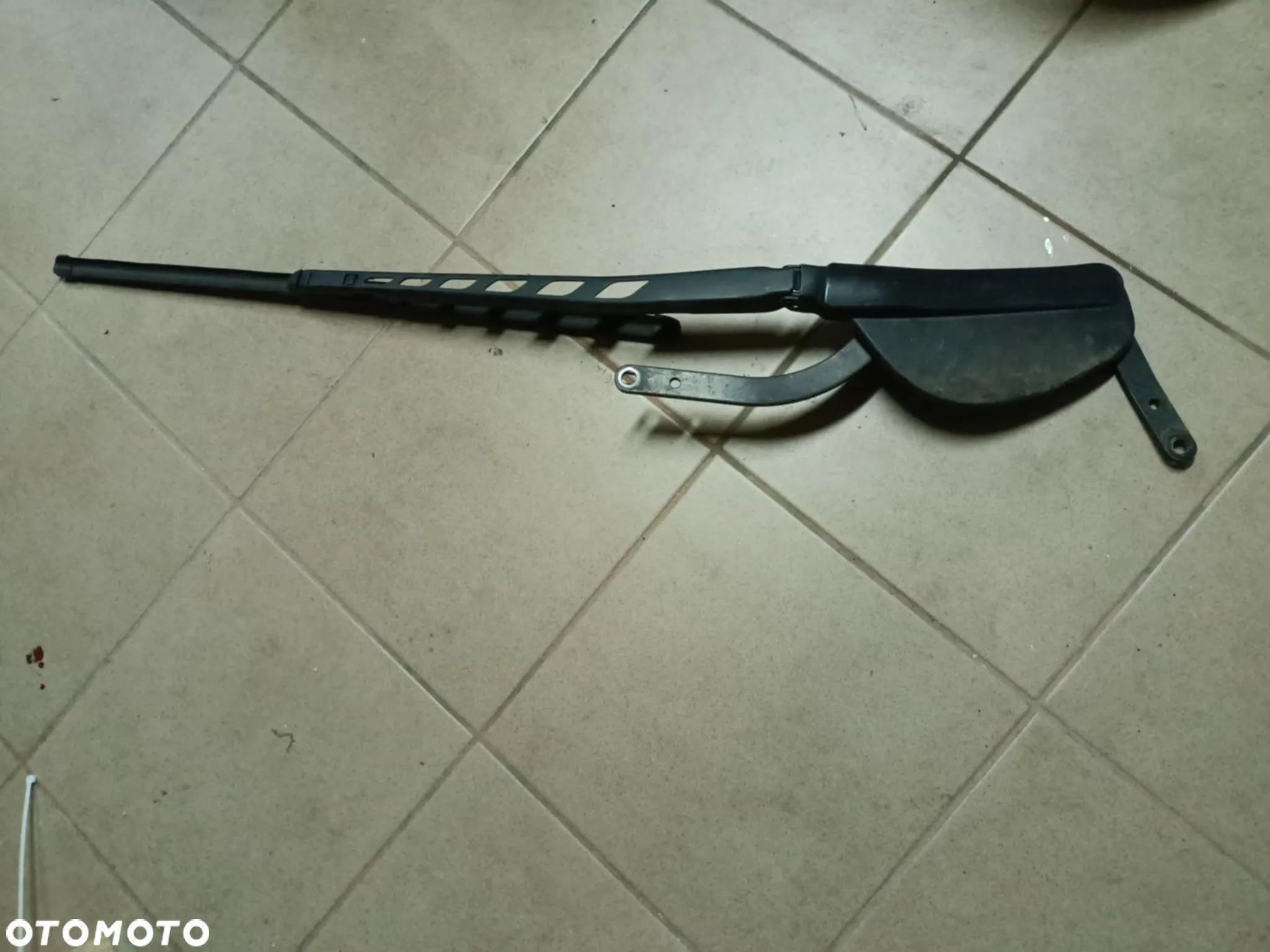 Ramię wycieraczki BMW E60 E61 Europa - 1