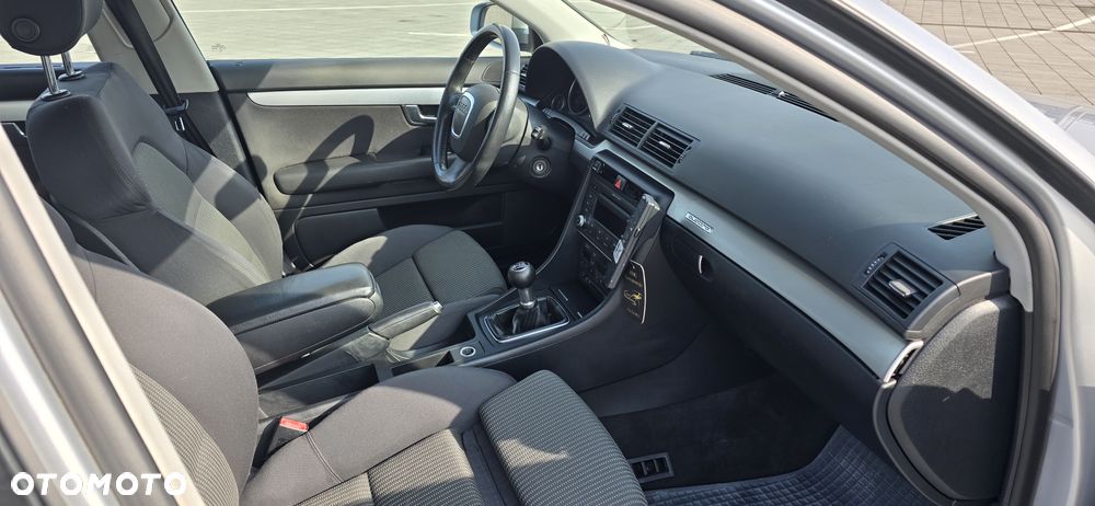 Audi A4 Avant 2.0T FSI - 12