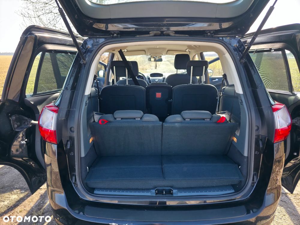 Ford Grand C-MAX - 13