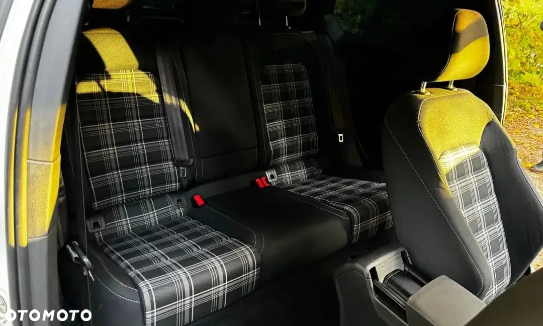 Volkswagen Golf VII 2.0 TDI BMT GTD DSG - 7