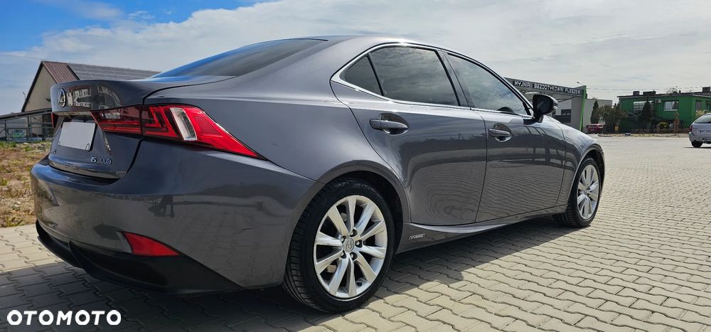 Lexus IS 300h Elegance - 20