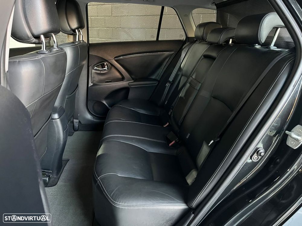 Toyota Avensis SW - 12