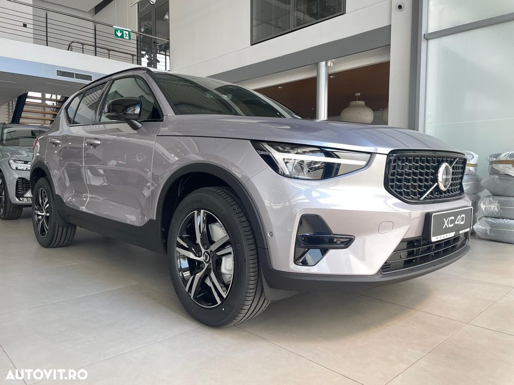 Volvo XC 40 B3 AT FWD MHEV Plus Dark - 3