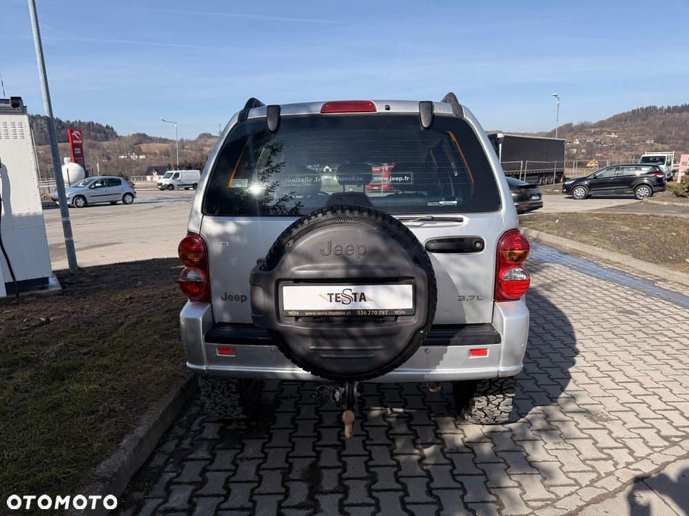 Jeep Cherokee 3.7L Limited - 5