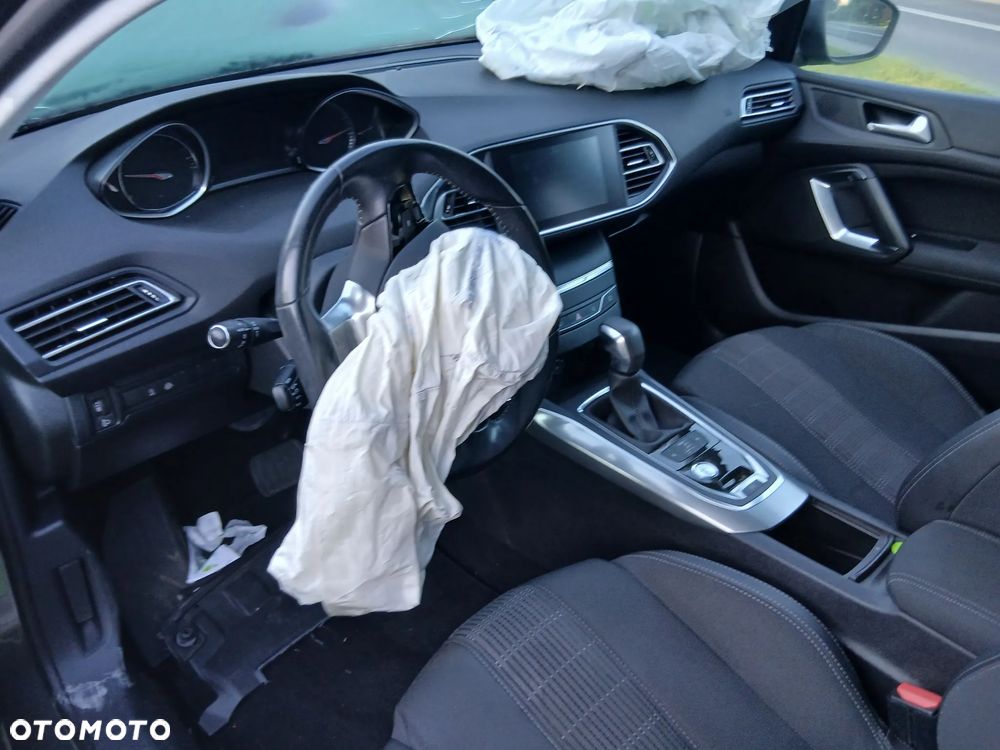 Peugeot 308 - 5