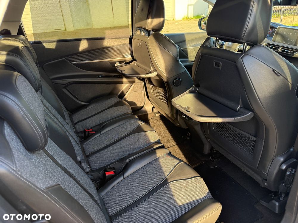 Peugeot 5008 1.5 BlueHDi Allure S&S - 25
