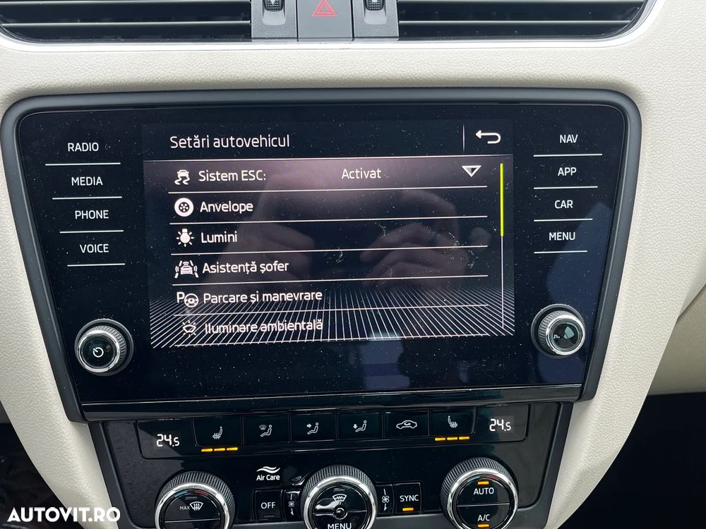 Skoda Octavia 2.0 TDI DSG Laurin&Klement - 27