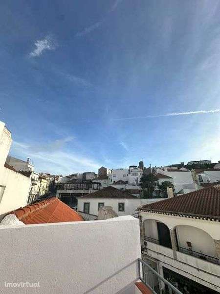 T4 renovado para alugar - Centro histórico de Palmela - Grande imagem: 2/12