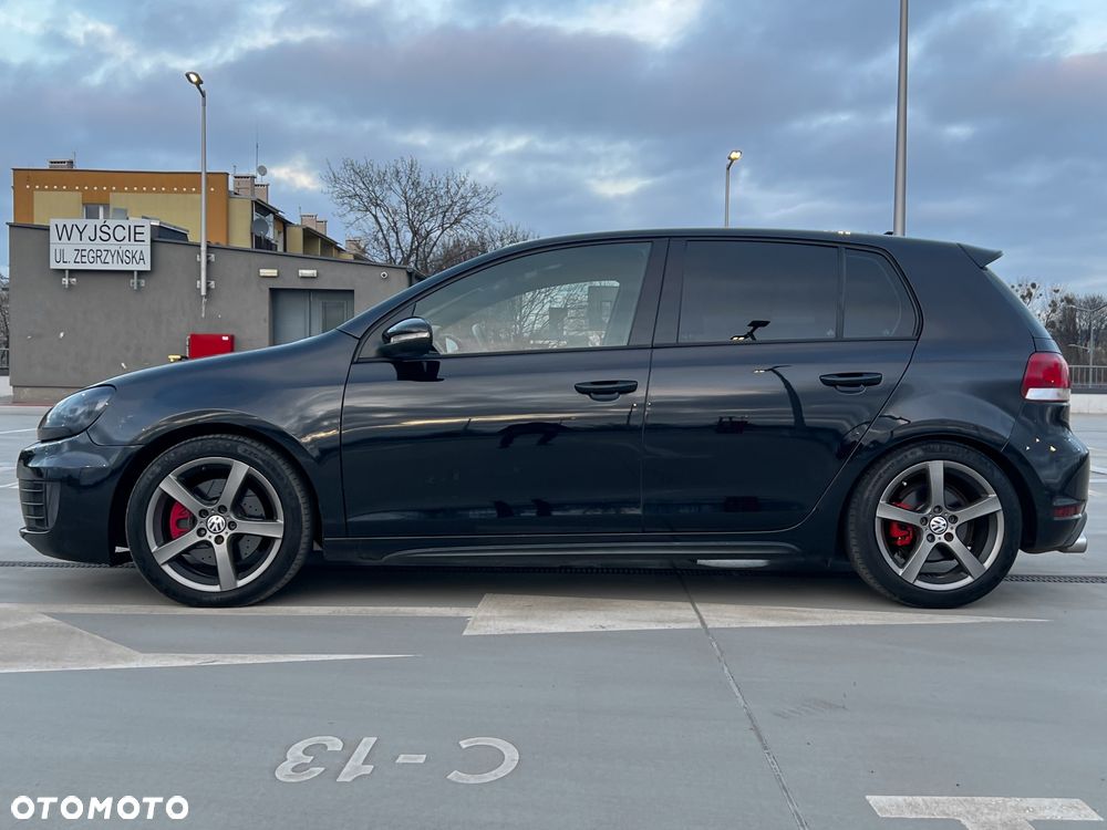 Volkswagen Golf 2010 photo 5