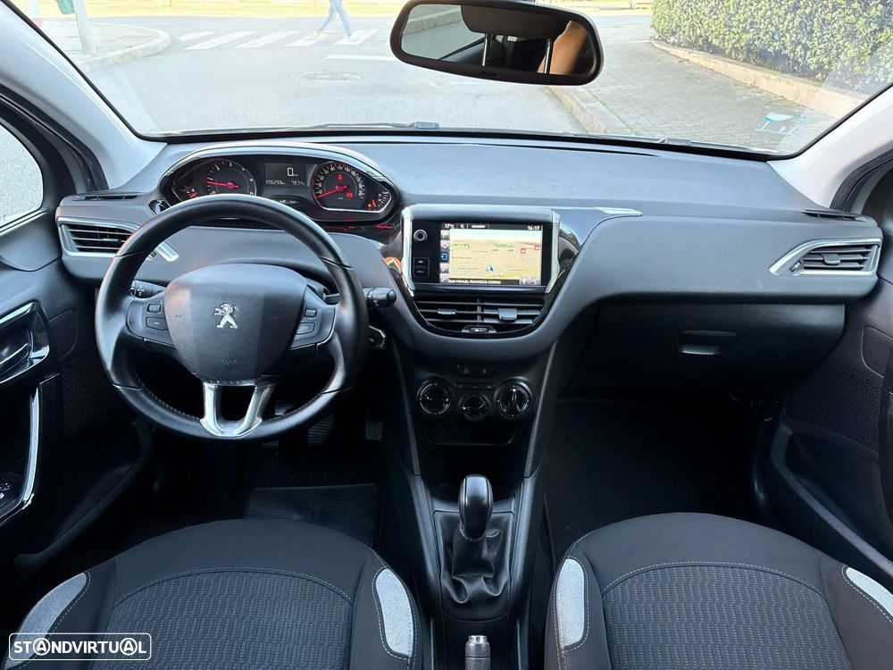 Peugeot 208 1.4 HDi SE Style - 5