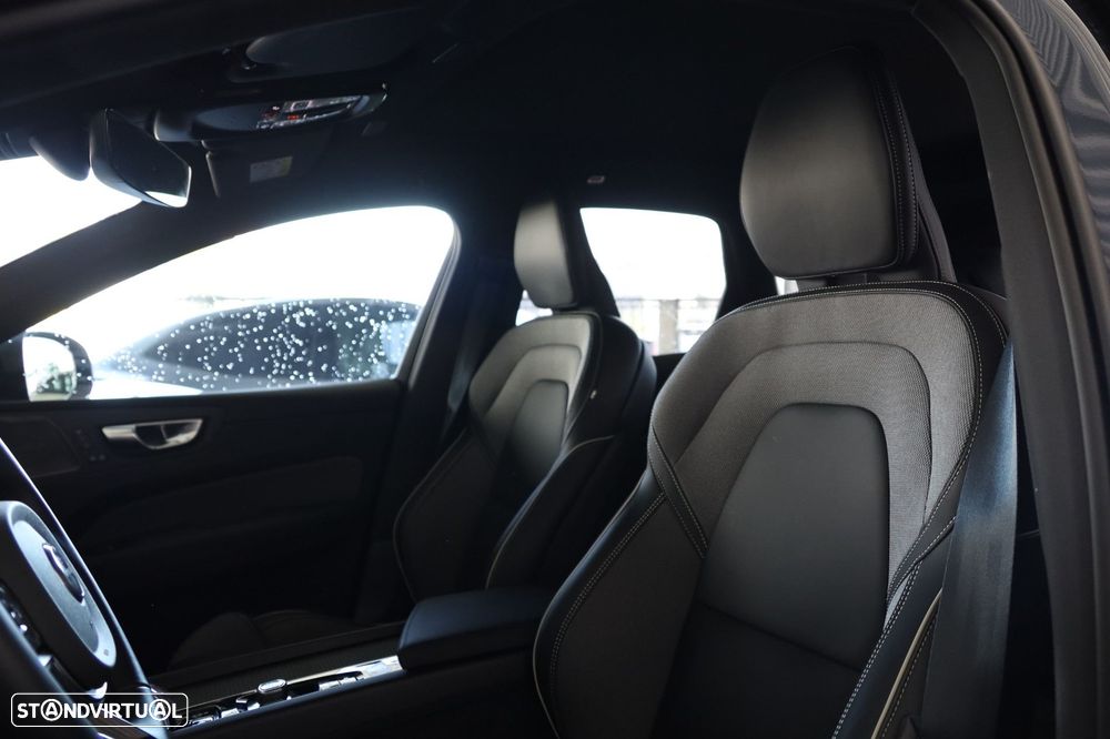 Volvo XC 60 T6 AWD Ultra Black Edition - 9