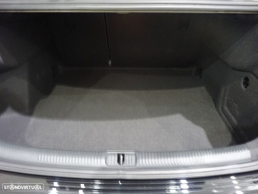 Audi A3 Limousine 30 TDI - 33