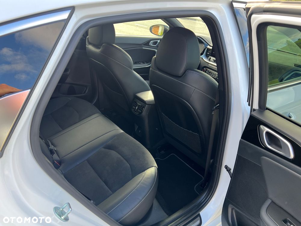 Kia ProCeed 1.5 T-GDI DCT7 OPF GT LINE - 37