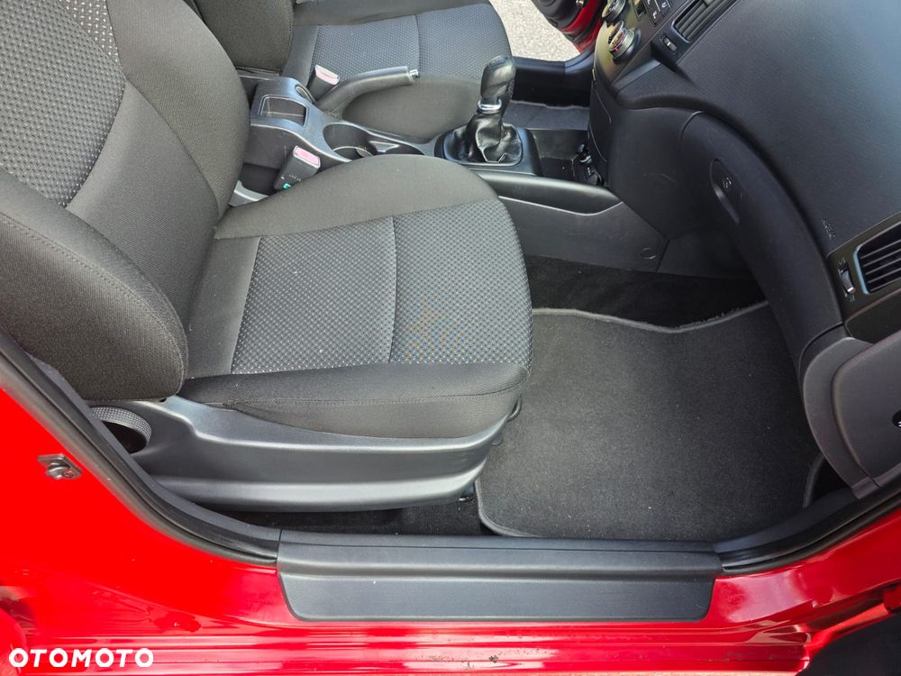 Hyundai i30 1.4 Base + - 4