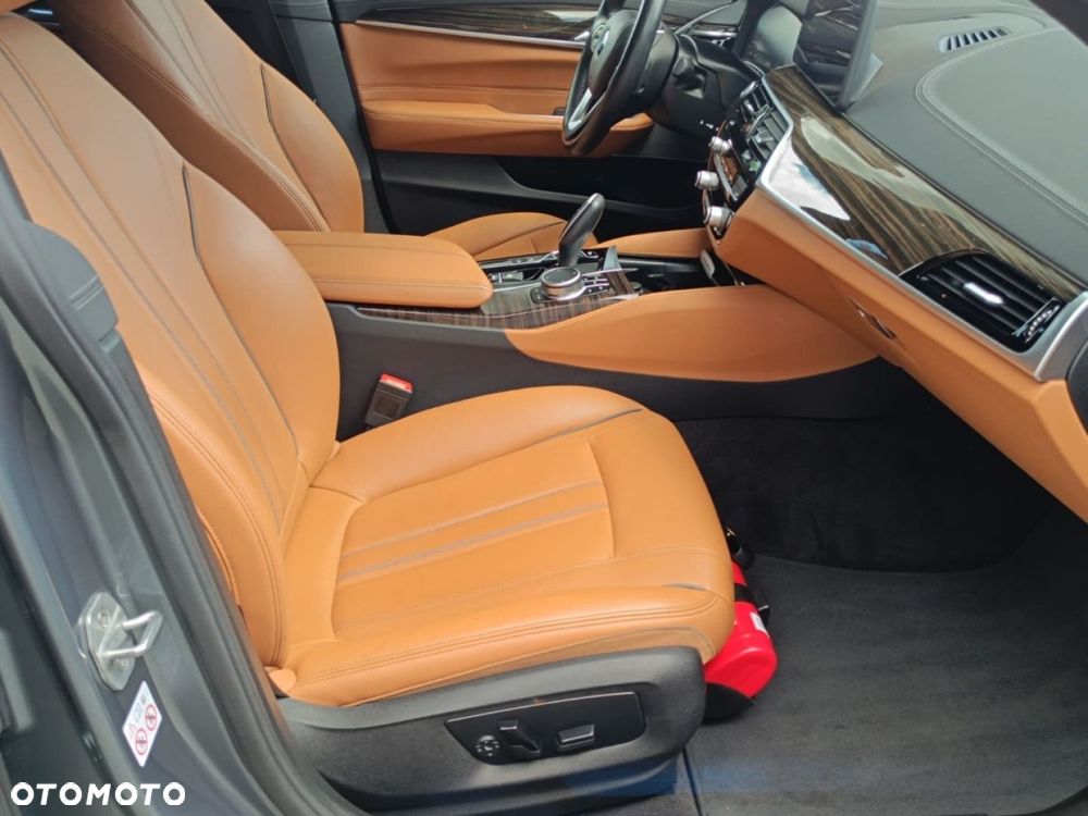 BMW 6GT - 28