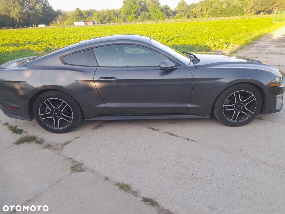 Ford Mustang - 11