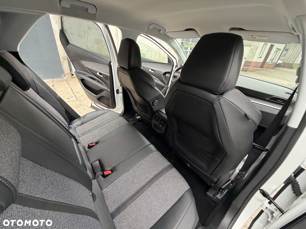Peugeot 3008 PureTech 130 Stop & Start GPF EAT8 Allure - 11