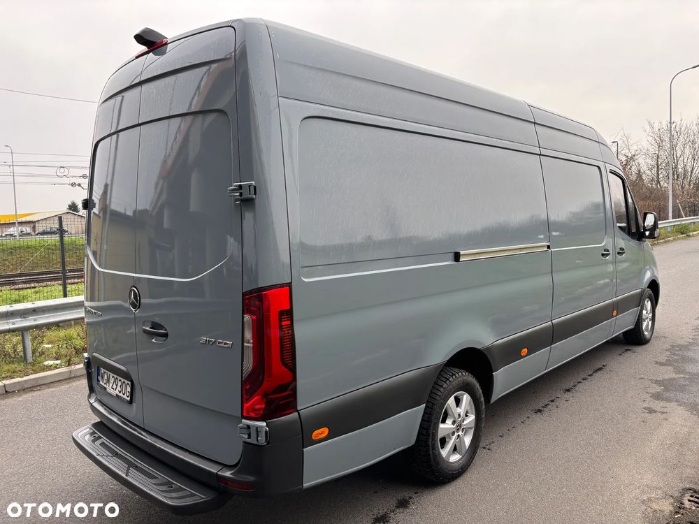 Mercedes-Benz Sprinter - 4